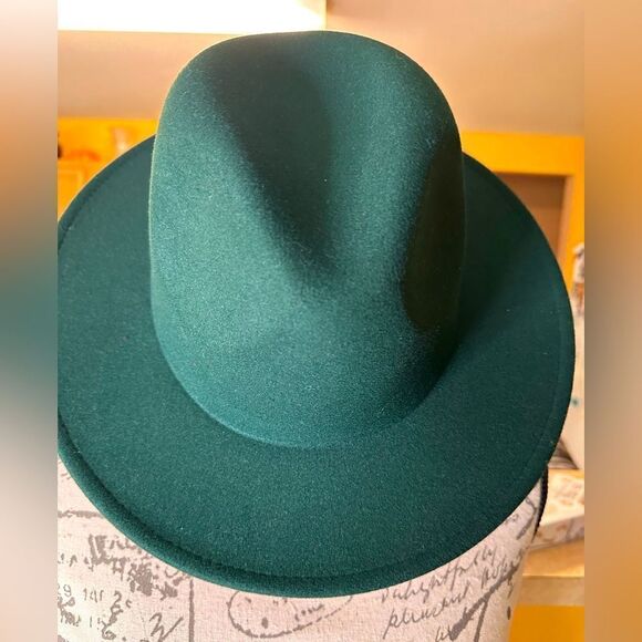 Green cowboy hat - Picture 1 of 3